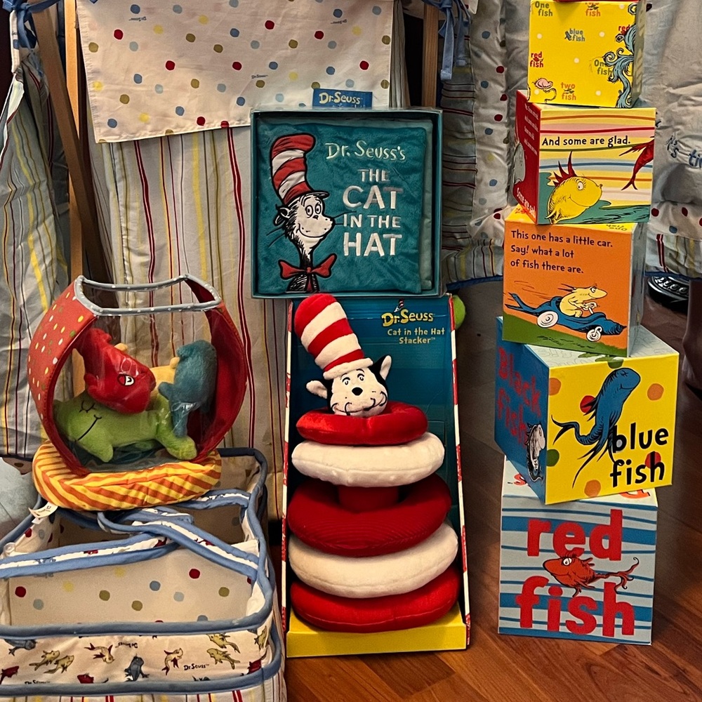 Dr. Seuss nursery accessories